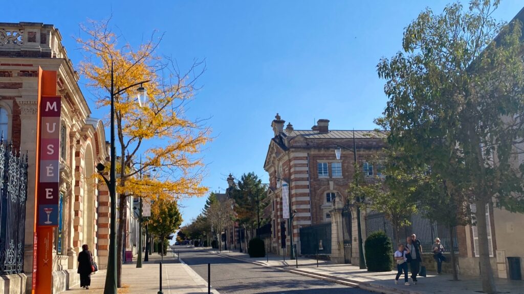 Avenue de Champagne in Epernay, a walkable street lined with Champagne houses